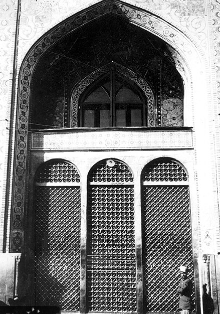 درخواست امام رضا درباره مکانی که قرار بود گناهکاران وارد آن نشوند/ ماجرای ساخت پنجره فولاد چه بود؟