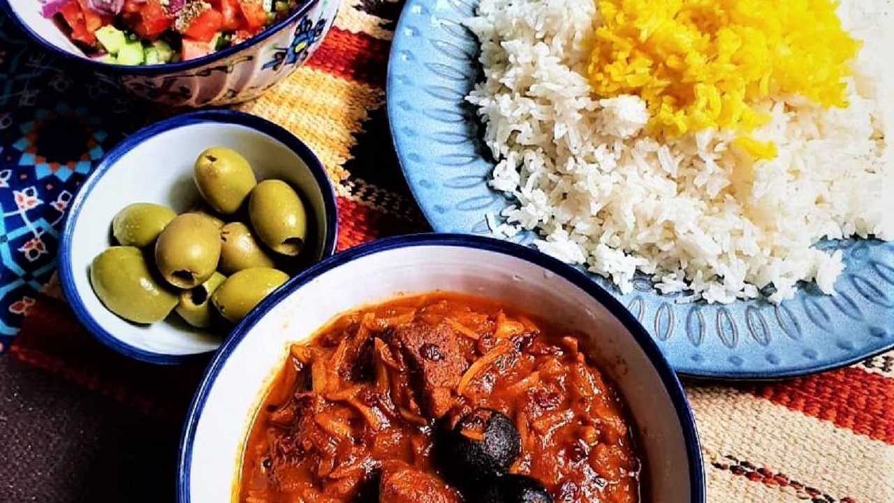 آموزش آشپزی؛ از خورش زرشک مجلسی و سالاد مرغ تا دستور پخت انواع پای سیب بدون نیاز به فر + تصاویر