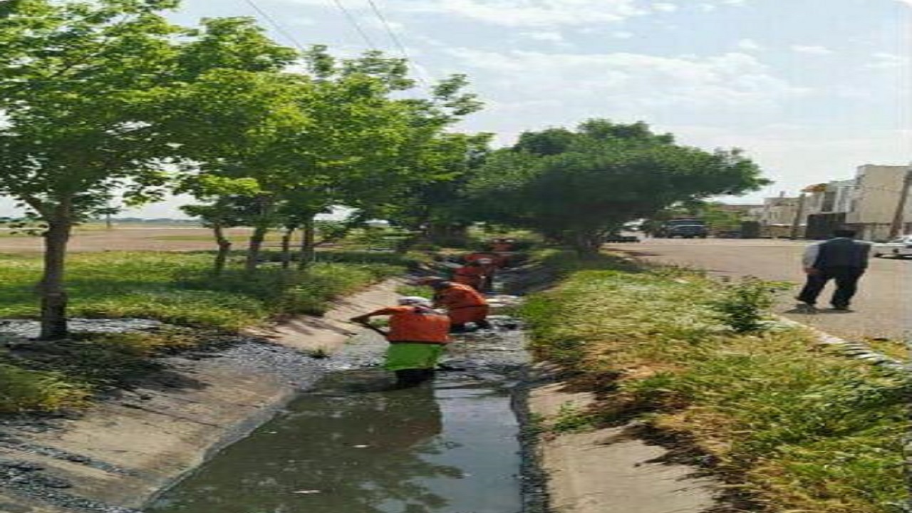 پاکسازی و لایروبی کانال آب کمال آباد
