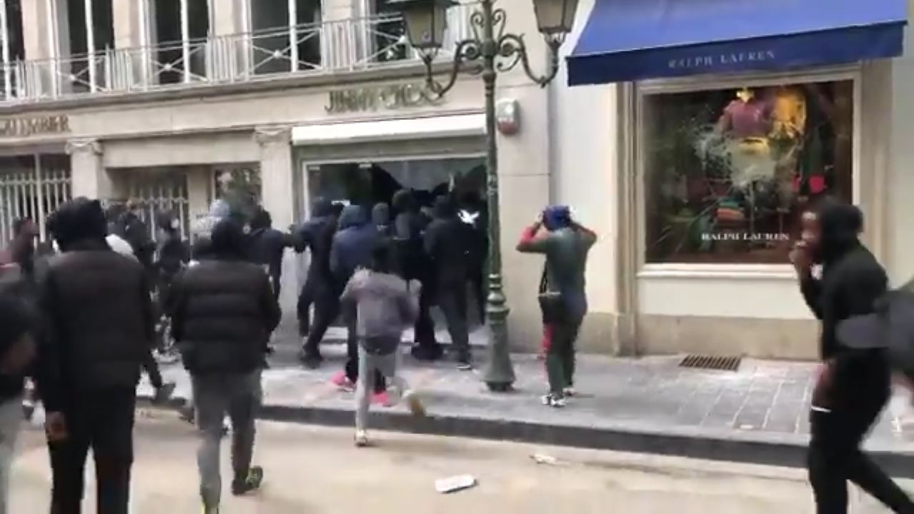 سرقت از مغازه&zwnj;ها در بروکسل همزمان با تظاهرات ضد نژادپرستی 03