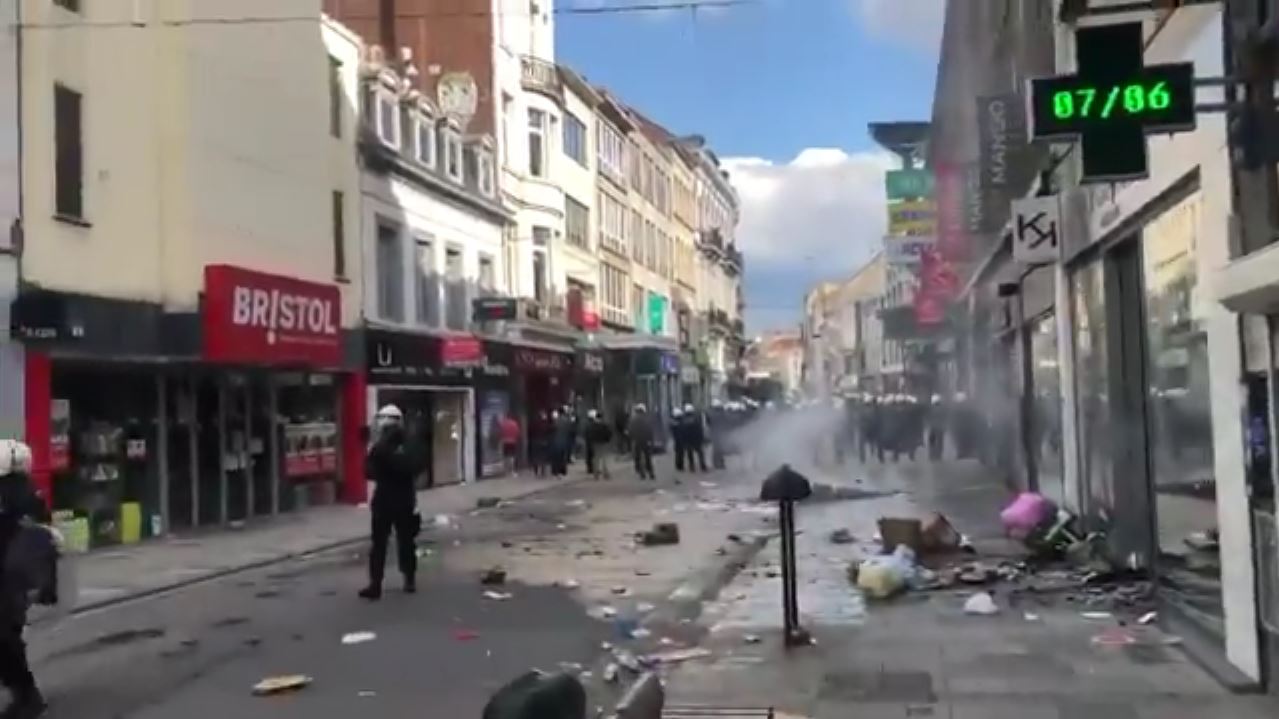 سرقت از مغازه&zwnj;ها در بروکسل همزمان با تظاهرات ضد نژادپرستی 05