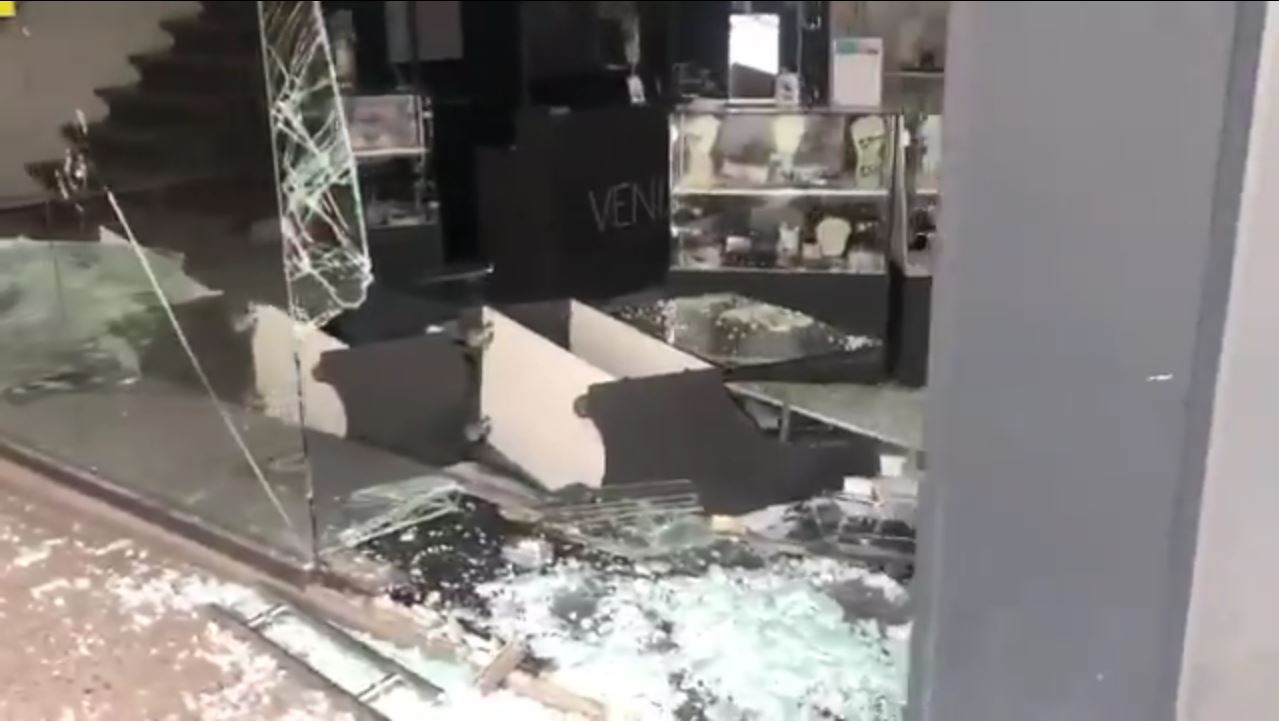 سرقت از مغازه&zwnj;ها در بروکسل همزمان با تظاهرات ضد نژادپرستی 04