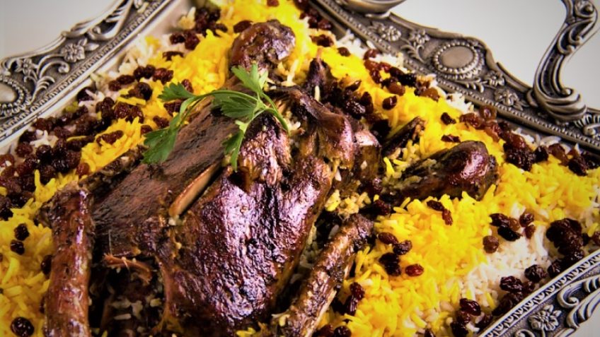آموزش آشپزی؛ از خورش زرشک مجلسی و سالاد مرغ تا دستور پخت انواع پای سیب بدون نیاز به فر + تصاویر