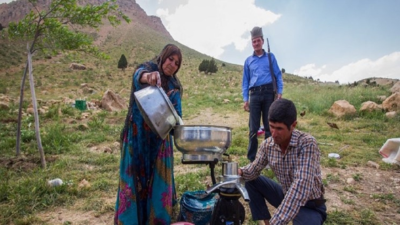 کوچ  بیش از ۱۲۰۰ خانوار عشایری به شهرستان چادگان