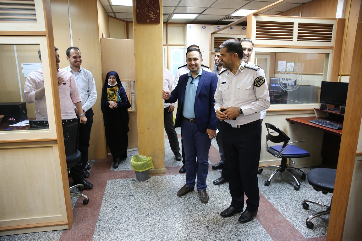 بازدید معاون آموزش و فرهنگ ترافیک پلیس راهور تهران بزرگ از باشگاه خبرنگاران جوان