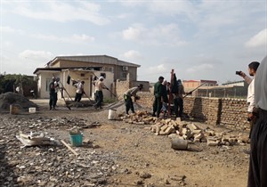 تحویل خانه به محرومان سیلزده در گلستان