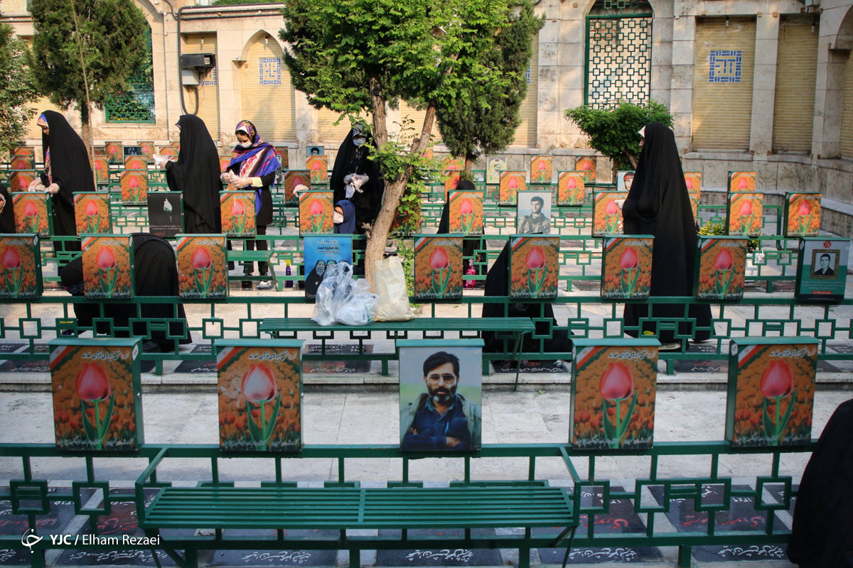 غبارروبی گلزار شهدای امام زاده علی اکبر چیذر در آستانه عید فطر