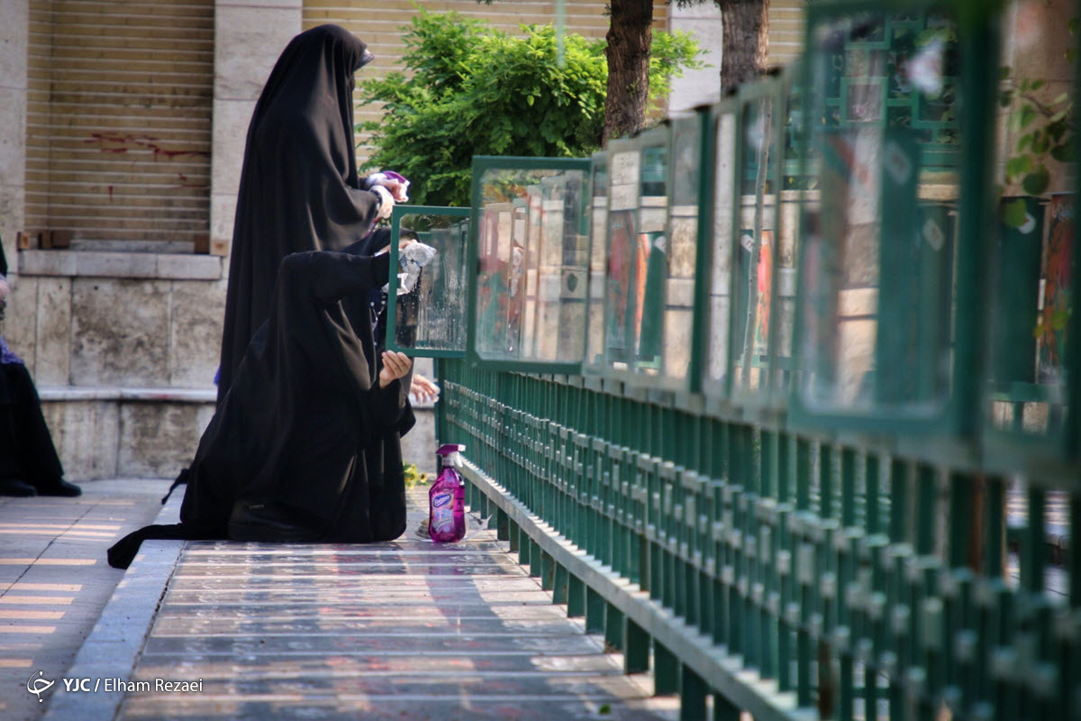 غبارروبی گلزار شهدای امام زاده علی اکبر چیذر در آستانه عید فطر
