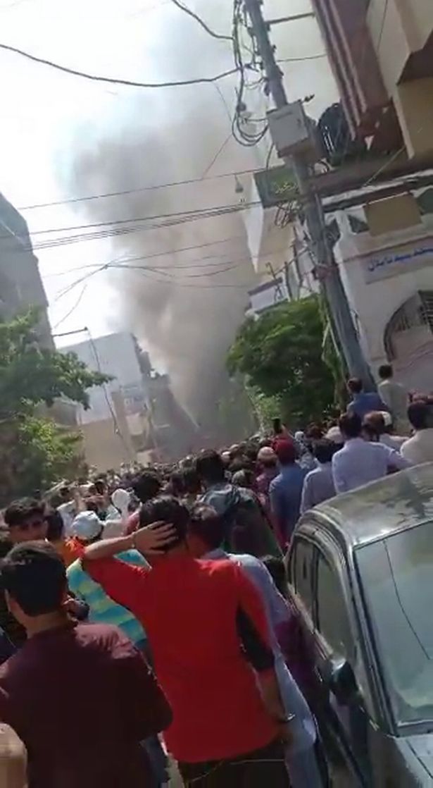 سقوط هواپیمای مسافربری در پاکستان