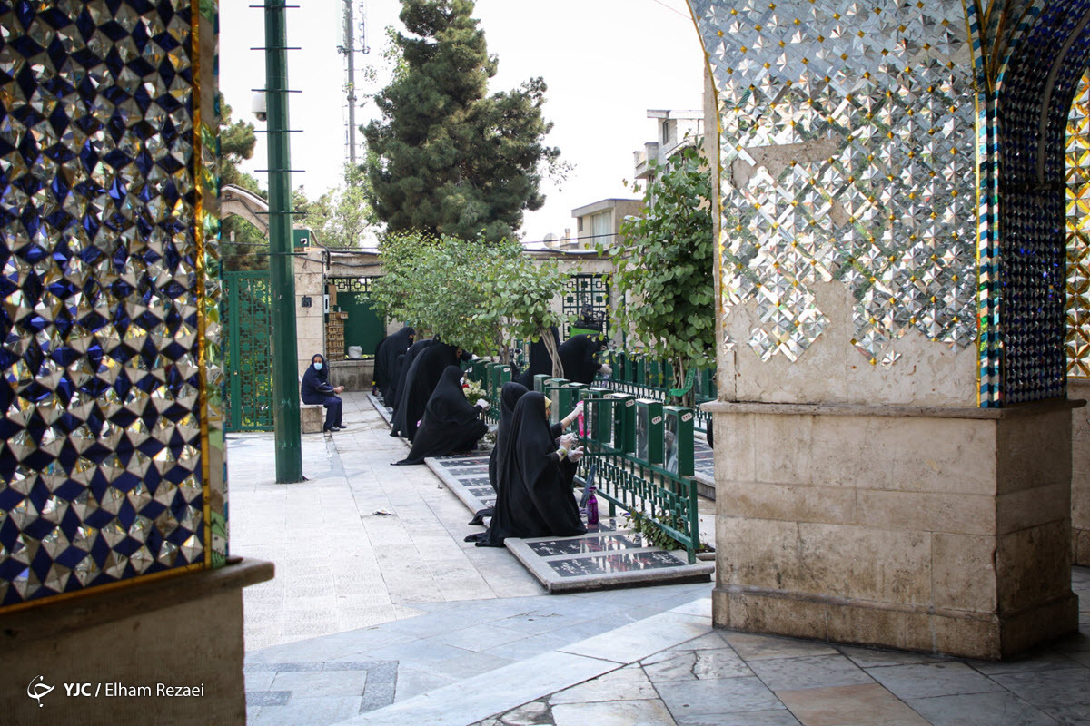 غبارروبی گلزار شهدای امام زاده علی اکبر چیذر در آستانه عید فطر