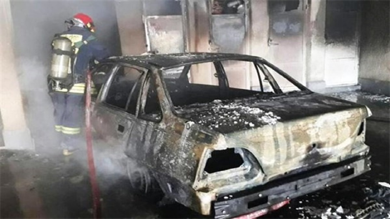 حریق خودرو در پارکینگ یک مصدوم برجای گذاشت