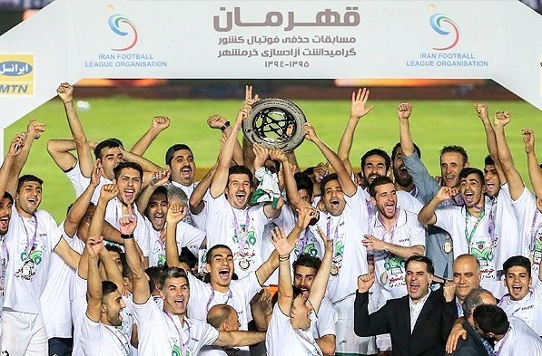 ۳ تصویر به یادماندنی از خرمشهر/ اشک و لبخند استقلالی&zwnj;ها و شهریار در فینال جام حذفی