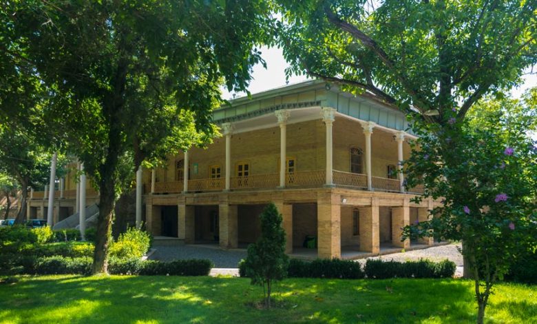 برپایی جمعه بازار صنایع دیتی در باغ نظری همدان