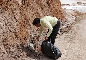 گنبد نمکی قم پاکسازی شد