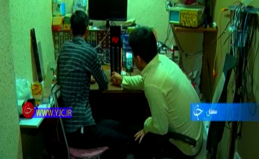 تزیین باغ انار با گل محمدی
