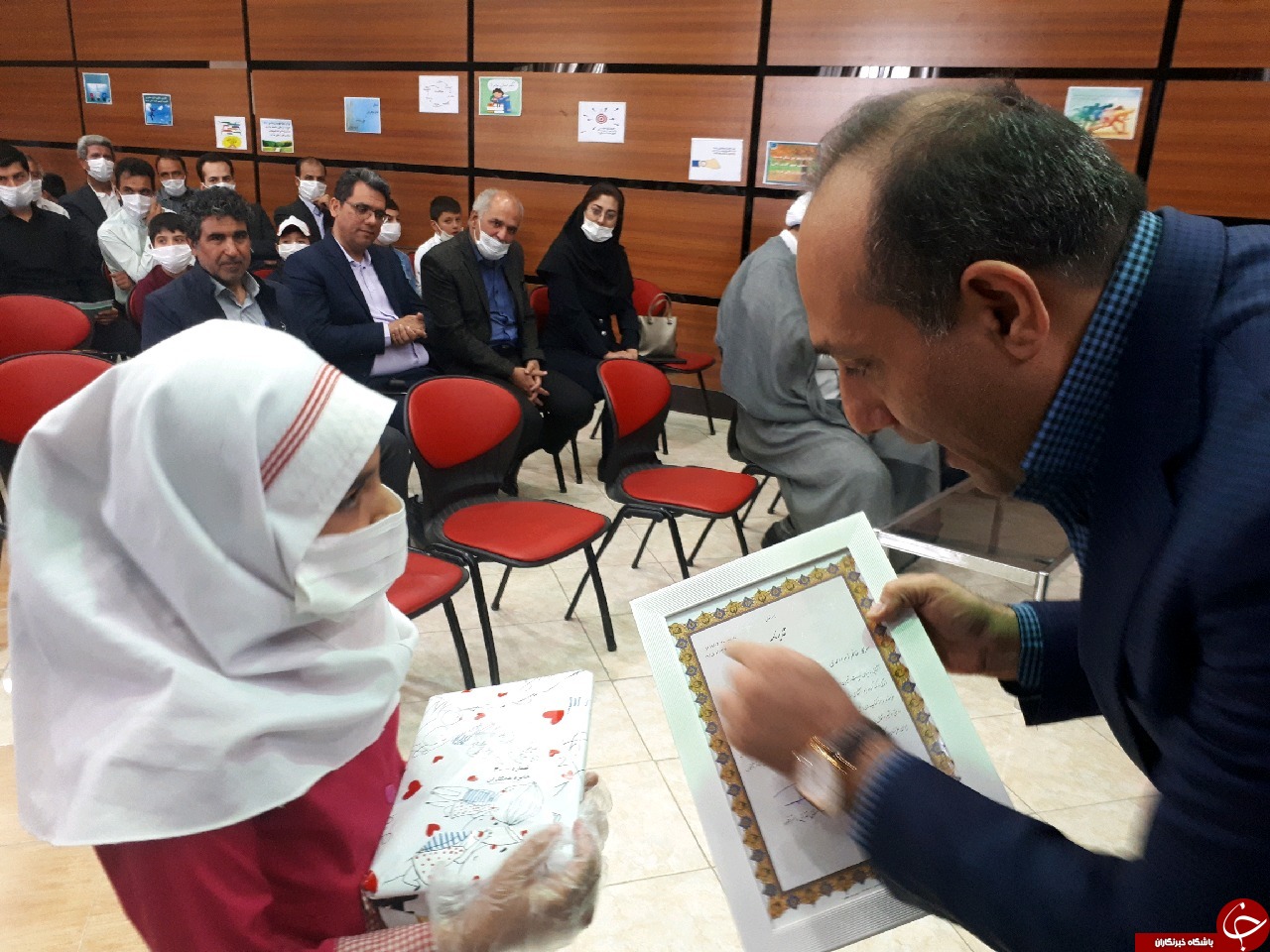 تفاهنامه بورسیه برای تضمین شغل دانش آموزان نوبران ساوه تفاهنامه بورسیه برای تضمین شغل دانش آموزان نوبران ساوه