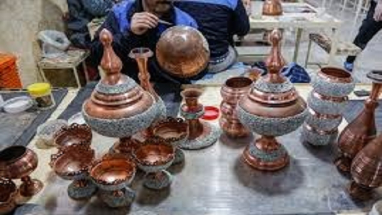 حمایت کمیته امداد اصفهان از ۹۷۲ طرح صنایع دستی