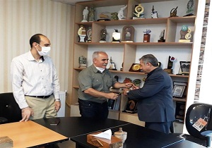تجلیل از 12 نخبه صنایع دستی کردستان