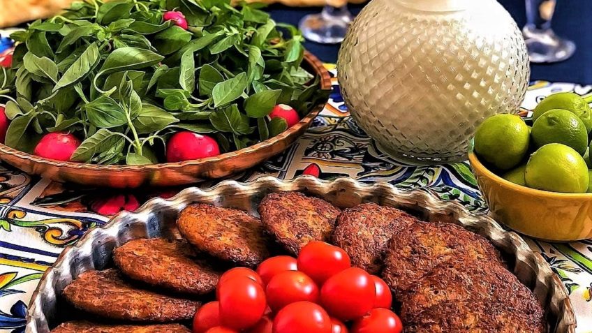 آموزش آشپزی؛ از کباب کوبیده خانگی در فر و سوپ سرد تا تاتر توتز و مافین سوسیس + تصاویر