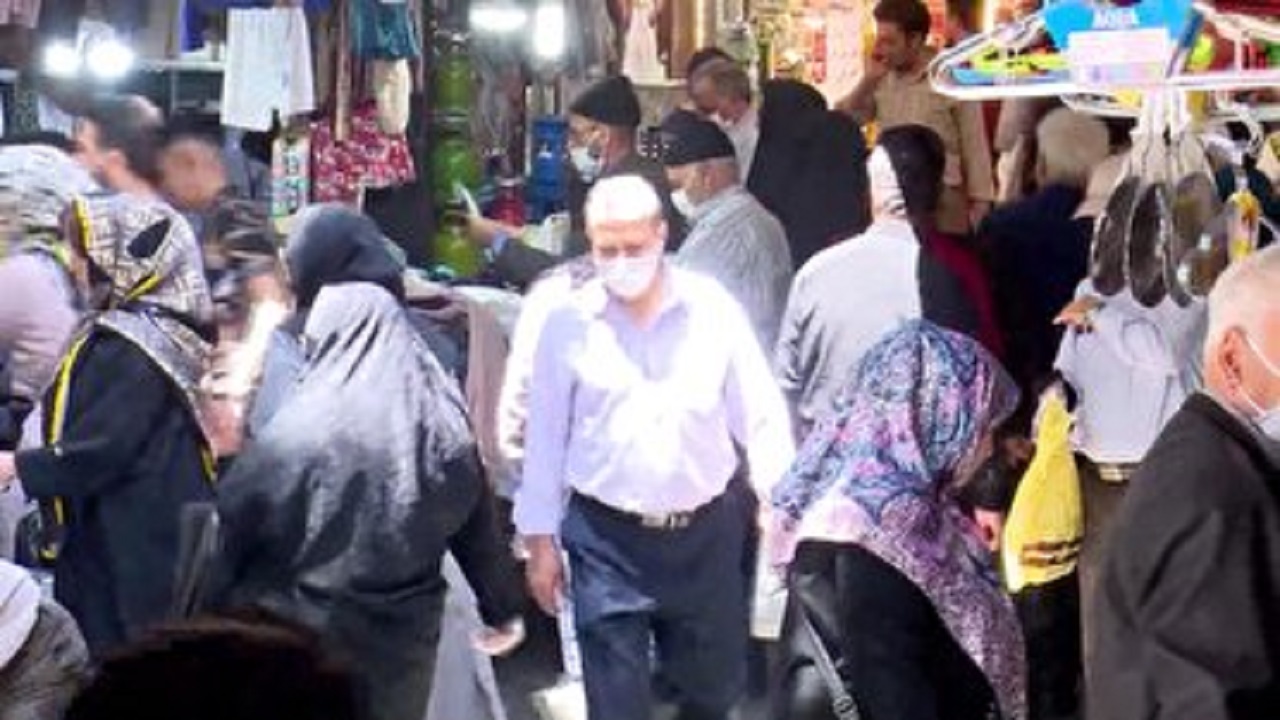 رعایت نشدن فاصله اجتماعی در بازار مسقف تبریز