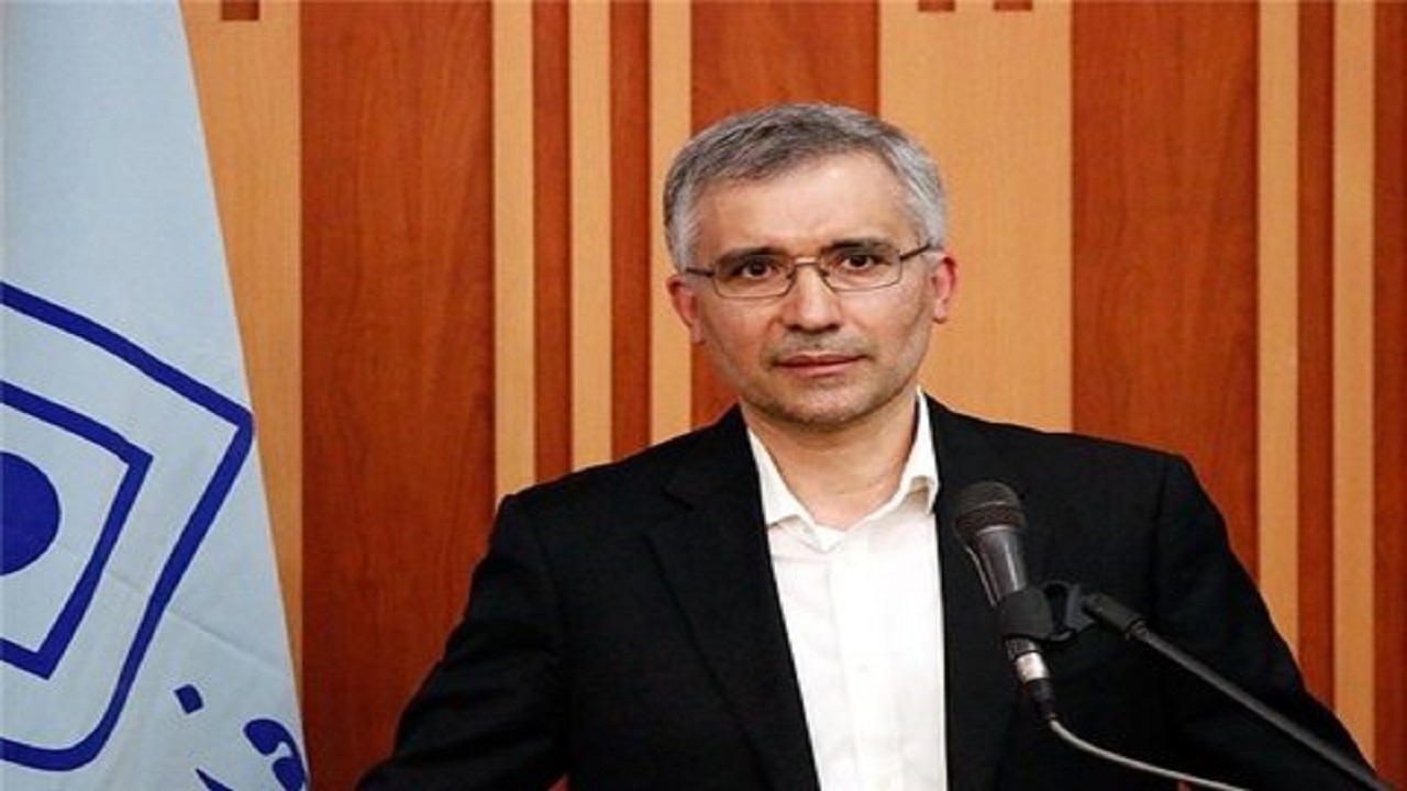 سرمربی تیم فوتبال ذوب‌آهن به دلیل شیوع کرونا حاضر به بازگشت نیست