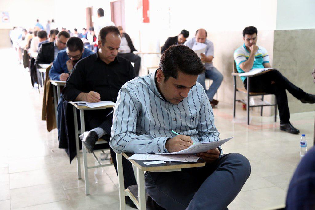 ۸۰۰ داوطلب وکالت با یکدیگر رقابت کردند