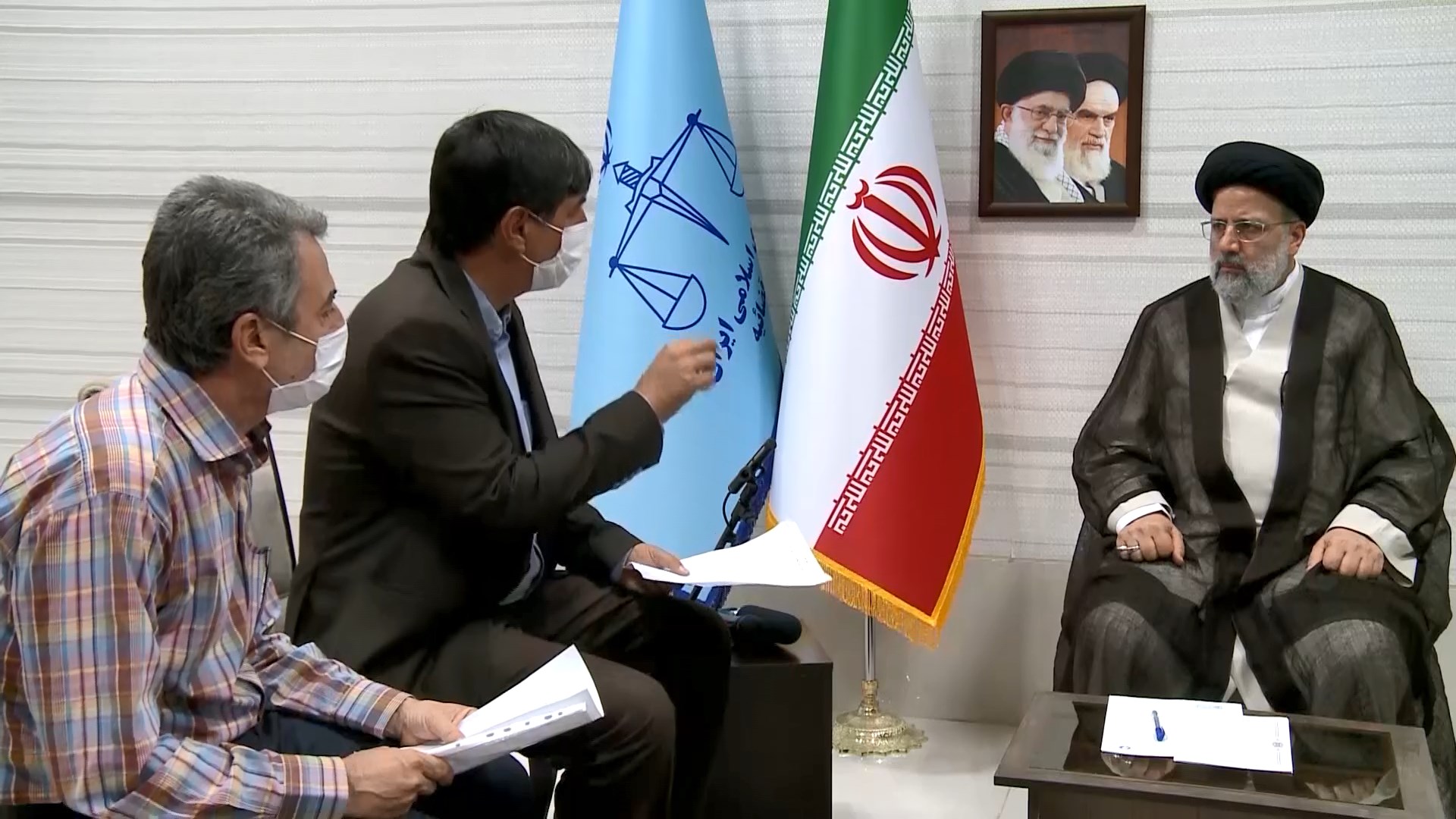تاریخ مدفون شده در خانه های سنتی/ ماجرای مرگ کارگر میدانی نفتی یادآوران چه بود؟/ آتش دوباره در ارتفاعات سبزپوشان فارس زبانه کشید