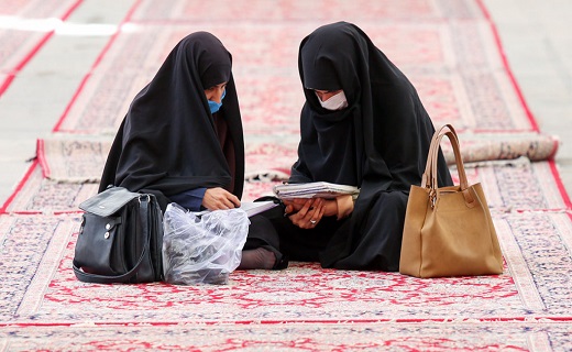علم آموزی در آستان کریمه اهل بیت (س)به قلم دوربین