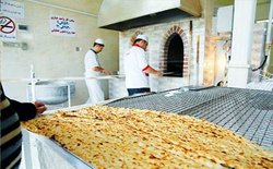 اجرای طرح توزیع نان رایگان با مشارکت خیرین در زنجان ادامه دارد