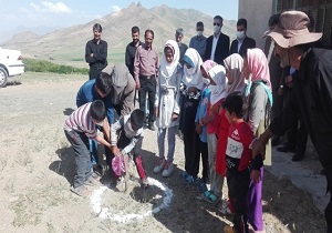 کلنگ زنی پروژه احداث دبستان دو کلاسه در قروه