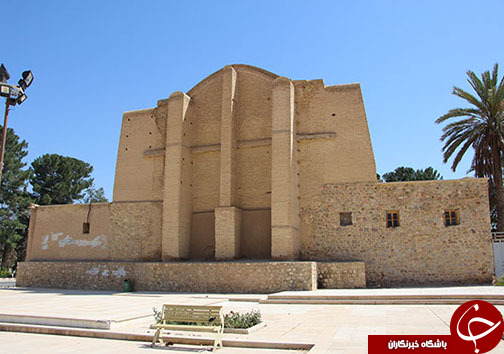 چرا درِ مسجد جامع کبیر نی ریز بسته است؟