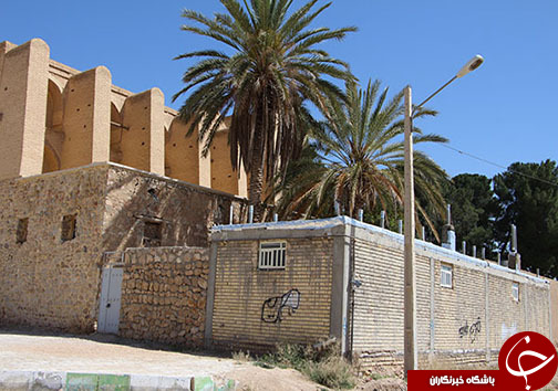 چرا درِ مسجد جامع کبیر نی ریز بسته است؟
