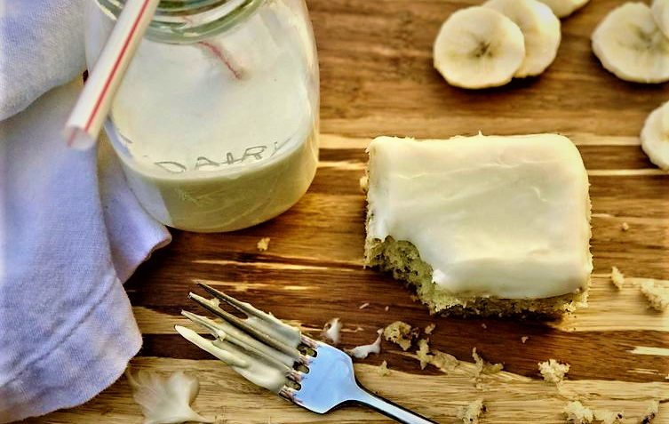 طرز تهیه کیک موز با کرم پنیر + ترفند&zwnj;های حرفه ای