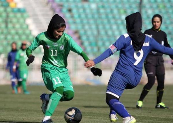 مشکلات زمین چمن تمرین برای بانوان فوتبالیست