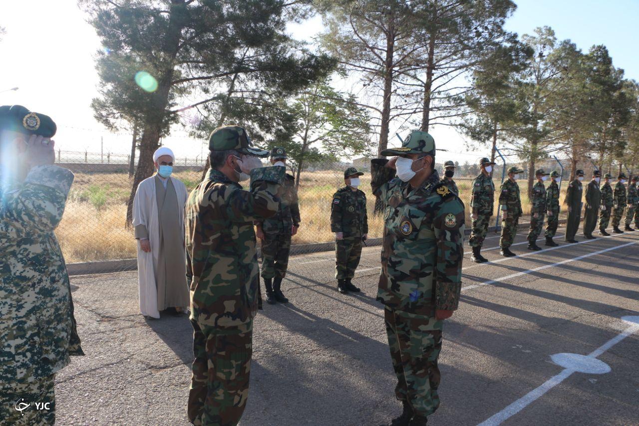 بازدید سرلشکر موسوی و امیر حیدری از یکان پهپادی نیروی زمینی ارتش