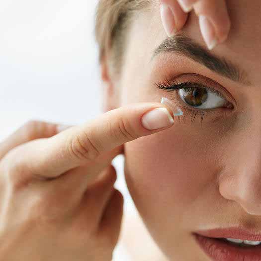 علت خشکی و سوزش چشم چیست؟