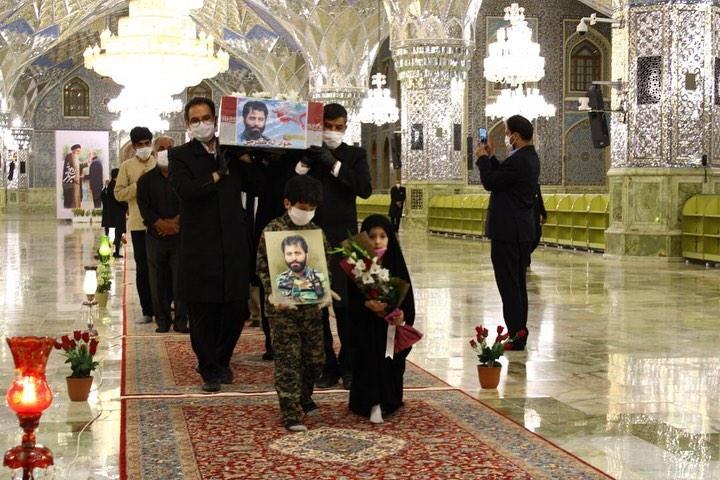 تشییع پیکر شهید الله کرم به همراه فرزندانش در حرم رضوی تشییع پیکر شهید الله کرم به همراه فرزندانش در حرم رضوی