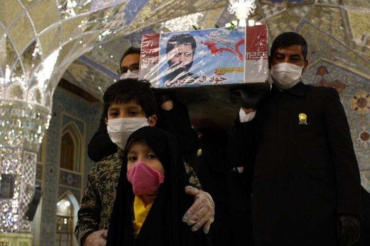 تشییع پیکر شهید الله کرم به همراه فرزندانش در حرم رضوی تشییع پیکر شهید الله کرم به همراه فرزندانش در حرم رضوی