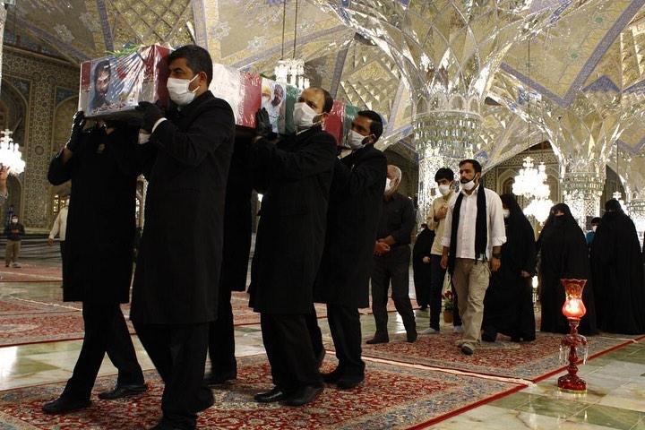 تشییع پیکر شهید الله کرم به همراه فرزندانش در حرم رضوی تشییع پیکر شهید الله کرم به همراه فرزندانش در حرم رضوی