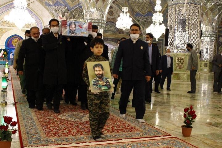 تشییع پیکر شهید الله کرم به همراه فرزندانش در حرم رضوی تشییع پیکر شهید الله کرم به همراه فرزندانش در حرم رضوی