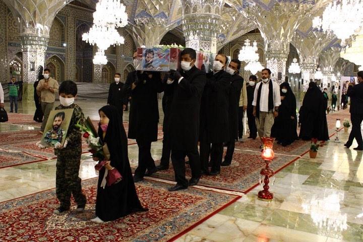 تشییع پیکر شهید الله کرم به همراه فرزندانش در حرم رضوی تشییع پیکر شهید الله کرم به همراه فرزندانش در حرم رضوی