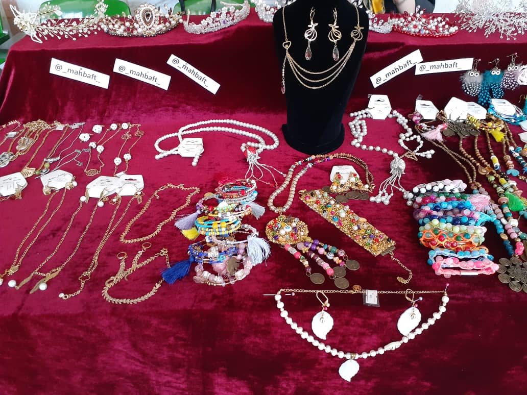گشایش نمایشگاه صنایع دستی در صومعه سرا
