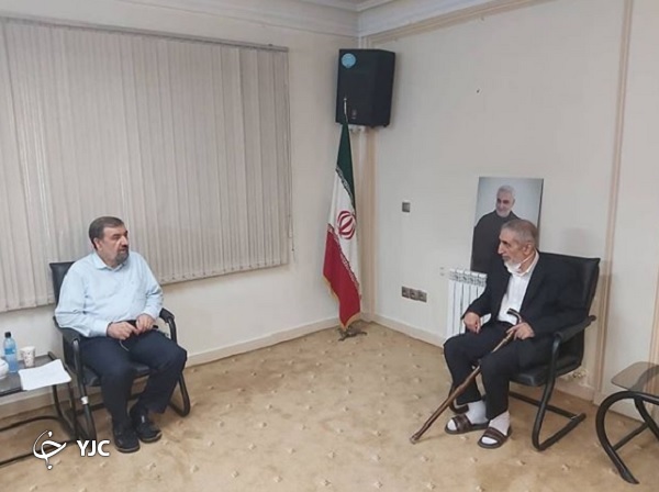 دیدار محسن رضایی با فرمانده اسبق نیروی زمینی ارتش