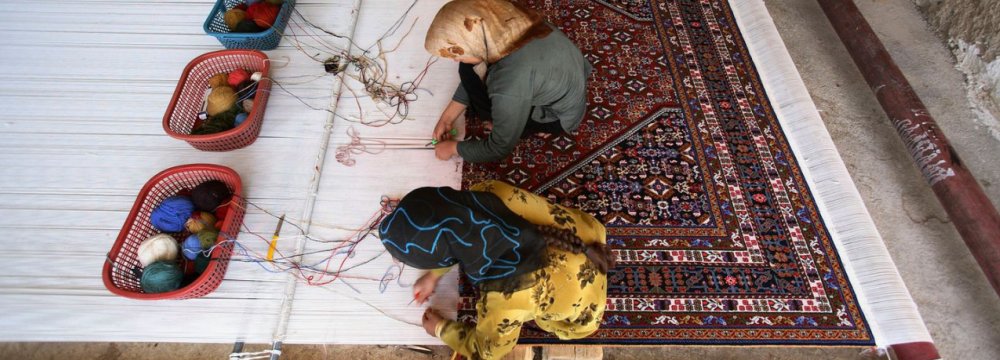 چه چیزی فرش دستباف ایرانی را خارق العاده می&zwnj;کند؟/ جایگاه فرش در اقتصاد کشور