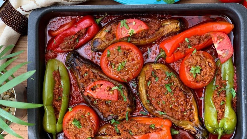 آموزش آشپزی؛ از آش ۴۰ گیاه و خلال پلو تا بستنی عسل و لیمو ترش با کیک باقلوا + تصاویر
