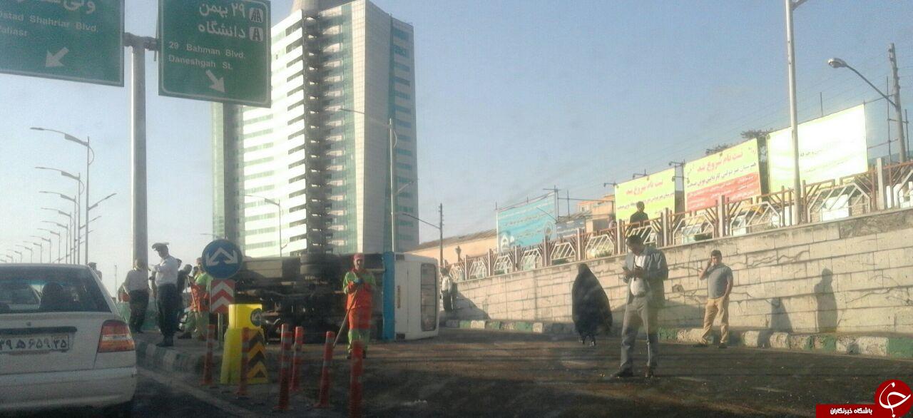 واژگونی مینی&zwnj;بوس در زیرگذر چایکنار تبریز + عکس