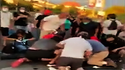 مجری فاکس نیوز: اتفاقاتی که در حال رخ دادن است می‌تواند آمریکا را دگرگون کند + فیلم