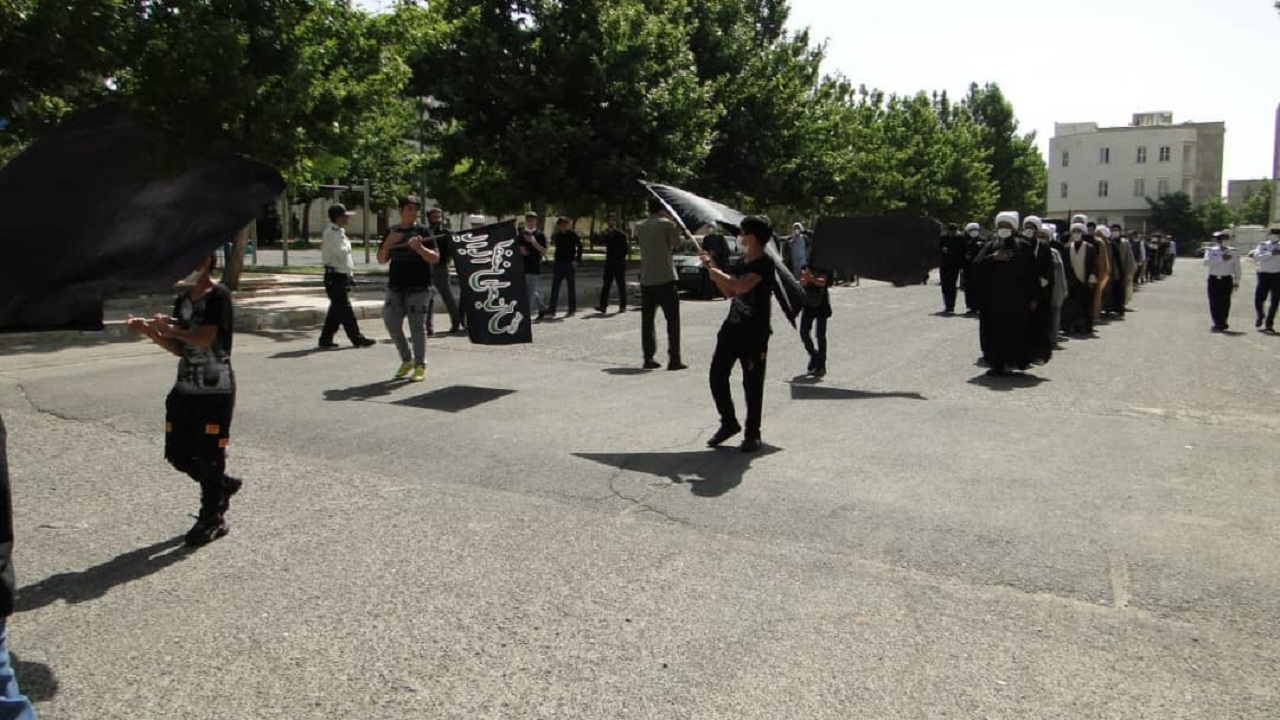 دسته عزاداری با فاصله گذاری اجتماعی