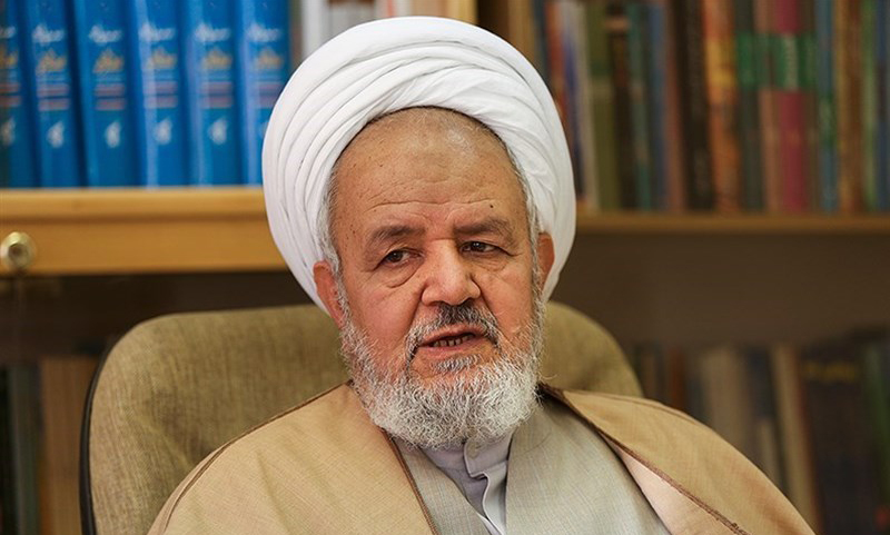مسئولان از مسئولیت خود برای خدمت به مردم استفاده کنند