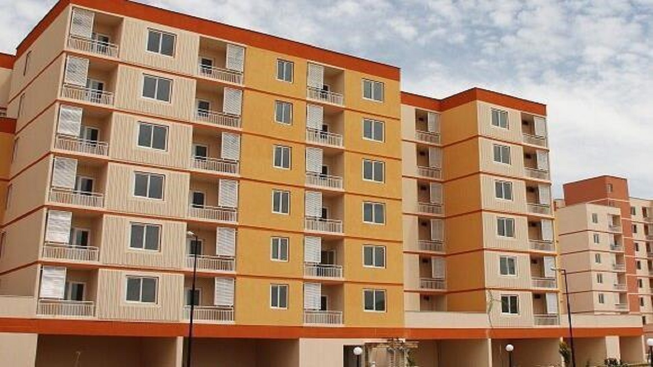 تحویل قطعات زمین مسکونی به خانواده های شهدا در میاندوآب